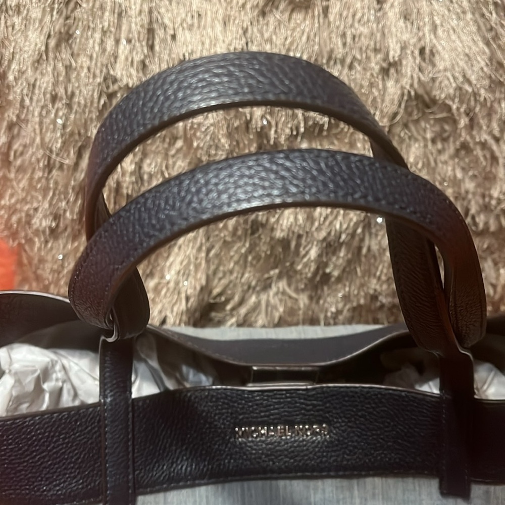 Michael Kors tote bag with detachable clutch - Picture 8 of 12
